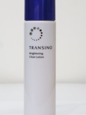 Đây là dòng nước hoa hồng dưỡng trắng chuyên sâu thuộc bộ sản phẩm trị nám nổi tiếng của thương hiệu Transino, Nhật Bản. Sản phẩm giúp cân bằng độ pH, làm sạch sâu và là bước đệm quan trọng để các dưỡng chất ở các bước chăm sóc da tiếp theo thẩm thấu tốt hơn.