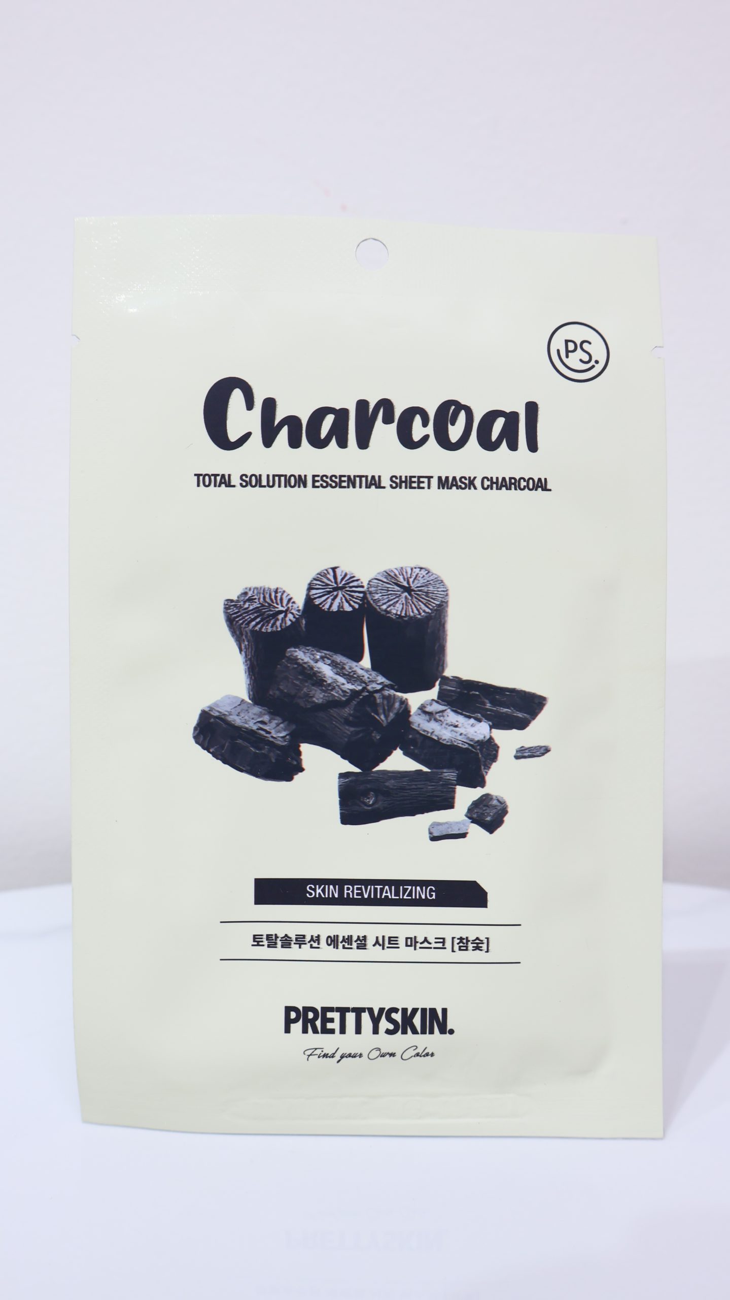 Mặt nạ than hoạt tính PrettySkin Charcoal Total Solution Essential Sheet Mask
