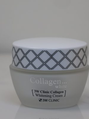 Sản phẩm là dòng kem dưỡng da đa năng đến từ thương hiệu 3W Clinic (Hàn Quốc), kết hợp hai tác động chính là dưỡng trắng và ngăn ngừa lão hóa. Với công thức giàu collagen, sản phẩm giúp cải thiện tông màu da đồng thời duy trì độ đàn hồi, mang lại vẻ ngoài tươi trẻ và rạng rỡ.