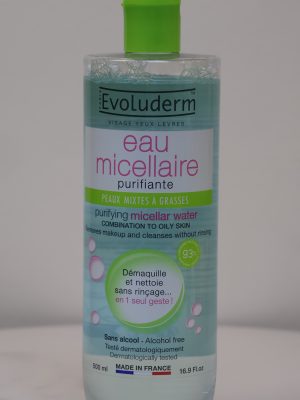 Đây là sản phẩm làm sạch chuyên biệt dành cho làn da hỗn hợp và da dầu, giúp loại bỏ hoàn toàn bụi bẩn và lớp trang điểm chỉ trong một bước. Với công thức dịu nhẹ không cần rửa lại với nước, sản phẩm mang lại cảm giác thông thoáng và thanh khiết cho làn da ngay tức thì.