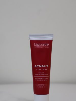 Biotrade Acnaut Active Cream là kem dưỡng chuyên biệt dành cho làn da dầu và da bị mụn trứng cá, mụn viêm. Sản phẩm giúp xử lý nhanh các nốt mụn sưng đỏ, hỗ trợ làm thông thoáng lỗ chân lông và ngăn ngừa sự hình thành của các vết thâm sau mụn.