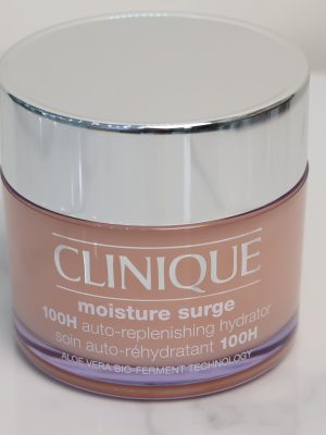 Đây là dòng kem dưỡng ẩm chuyên sâu nổi tiếng của thương hiệu Clinique với khả năng cấp nước vượt trội lên đến 100 giờ. Sản phẩm có kết cấu dạng gel-cream mỏng nhẹ, thẩm thấu tức thì, giúp mang lại làn da căng mọng, rạng rỡ và tràn đầy sức sống.