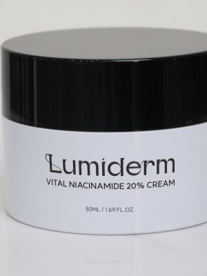 Lumiderm Vital Niacinamide 20% Cream là sản phẩm kem dưỡng chuyên sâu với nồng độ hoạt chất cao, tập trung vào việc cải thiện tông màu da và cấu trúc bề mặt da. Đây là giải pháp tối ưu cho những làn da đang gặp vấn đề về thâm nám, lỗ chân lông to và da không đều màu.