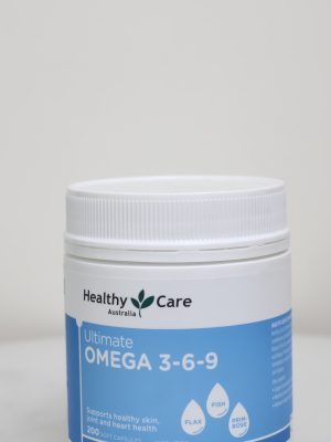 Healthy Care Ultimate Omega 3-6-9 là sự kết hợp độc đáo giữa dầu cá tự nhiên, dầu hạt lanh và dầu hoa anh thảo. Sản phẩm cung cấp nguồn axit béo thiết yếu dồi dào nhằm hỗ trợ sức khỏe toàn diện từ tim mạch, khớp đến làn da. Đây là giải pháp tối ưu để duy trì sự cân bằng Omega trong cơ thể mà chế độ ăn uống hàng ngày có thể thiếu hụt.