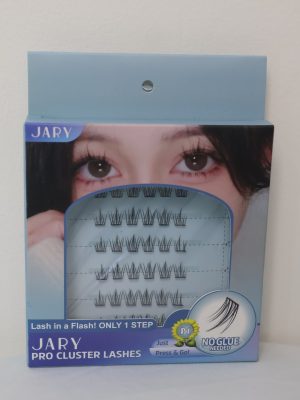Jary Pro Cluster Lashes là dòng lông mi giả dạng chùm hiện đại, được thiết kế để mang lại đôi mắt quyến rũ chỉ trong vài giây mà không cần dùng keo dán rời. Sản phẩm là sự kết hợp hoàn hảo giữa tính tiện lợi và thẩm mỹ, phù hợp cho cả người mới bắt đầu trang điểm lẫn các chuyên gia làm đẹp.