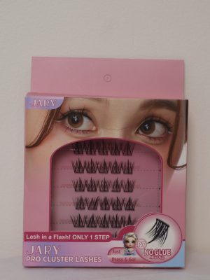 JARY Pro Cluster Lashes là giải pháp trang điểm mắt chuyên nghiệp và tiện lợi dành cho người bận rộn hoặc người mới bắt đầu. Sản phẩm được thiết kế dạng cụm với công nghệ tự dính hiện đại, giúp bạn sở hữu đôi mắt long lanh chỉ trong vài giây mà không cần dùng đến keo dán mi rời.
