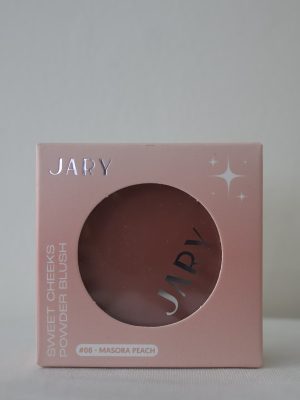 Jary Sweet Cheeks Powder Blush là dòng phấn má hồng dạng nén mịn giúp mang lại vẻ đẹp tươi tắn và rạng rỡ tức thì cho khuôn mặt. Với tông màu #06 Masora Peach (Hồng Đào), sản phẩm là sự lựa chọn hoàn hảo cho phong cách trang điểm tự nhiên, trẻ trung và thanh lịch hàng ngày.