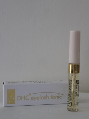 Đây là một trong những sản phẩm hỗ trợ làm đẹp biểu tượng của thương hiệu DHC Nhật Bản, chuyên nuôi dưỡng và phục hồi hàng mi. Sản phẩm giúp hàng mi trở nên chắc khỏe, giảm gãy rụng và hỗ trợ mi mọc dài, dày tự nhiên hơn.