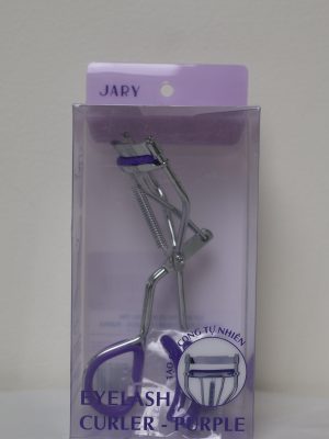 Kẹp bấm mi Jary là dụng cụ trang điểm thiết yếu giúp tạo độ cong vút tự nhiên cho hàng mi, mang lại đôi mắt to tròn và cuốn hút hơn. Với thiết kế chắc chắn và màu sắc thời trang, sản phẩm phù hợp cho cả người mới bắt đầu tập trang điểm lẫn các chuyên gia chuyên nghiệp.