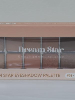 Jary Dream Star Eyeshadow Palette #03 Beige Peach là bảng màu mắt đa năng với 12 ô màu mang tông trung tính và ấm áp. Sản phẩm kết hợp hoàn hảo giữa chất phấn lì (matte) và phấn nhũ (shimmer), giúp người dùng dễ dàng tạo nên nhiều phong cách trang điểm từ tự nhiên hàng ngày đến lung linh cho các buổi tiệc.