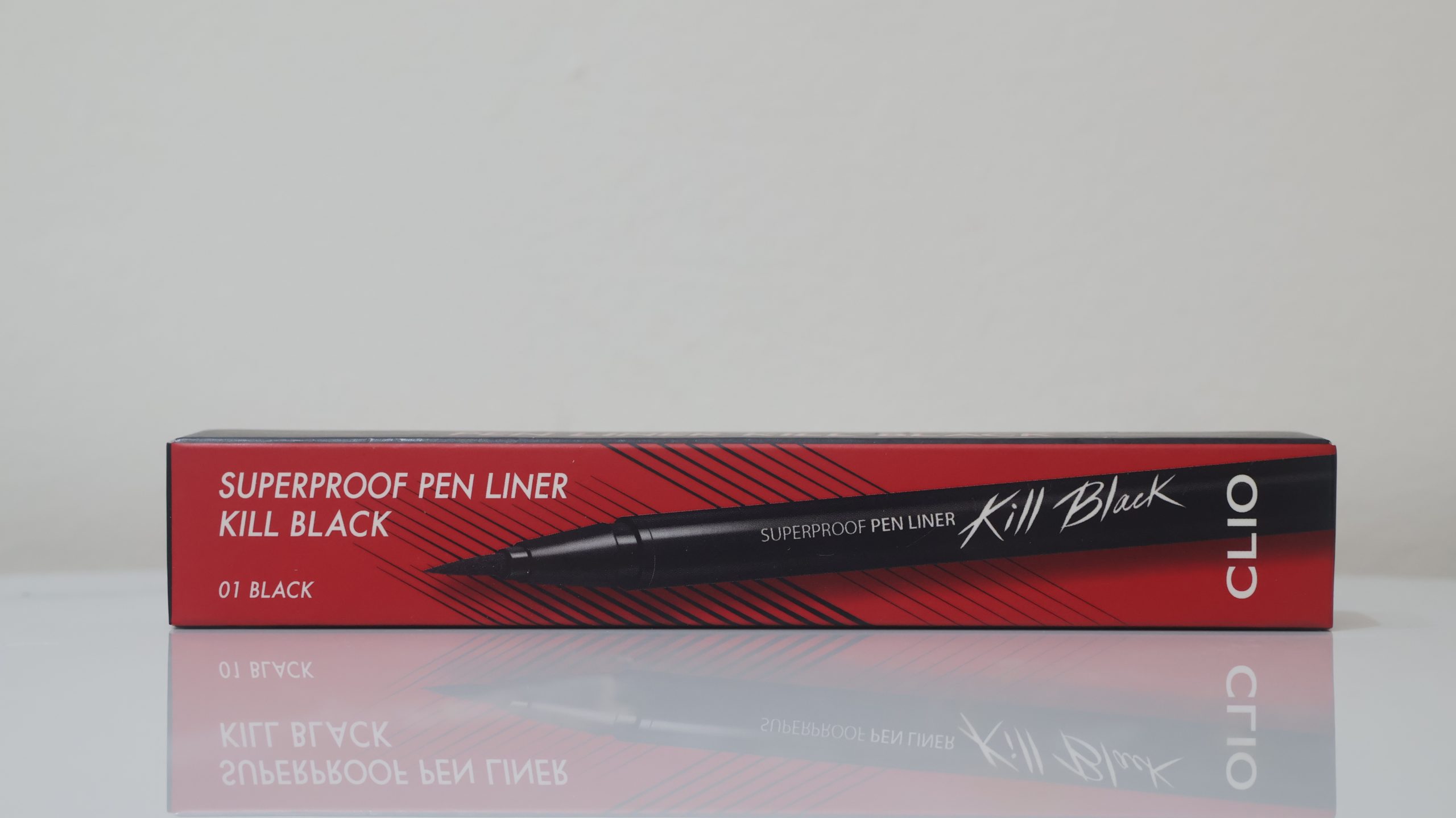Clio Superproof Pen Liner là dòng bút kẻ mắt nước cao cấp đến từ Hàn Quốc, nổi tiếng với khả năng chống thấm nước và bền màu vượt trội. Sản phẩm mang lại đường kẻ sắc nét, tinh tế, giúp đôi mắt trở nên sâu và cuốn hút hơn chỉ sau một lần vẽ.