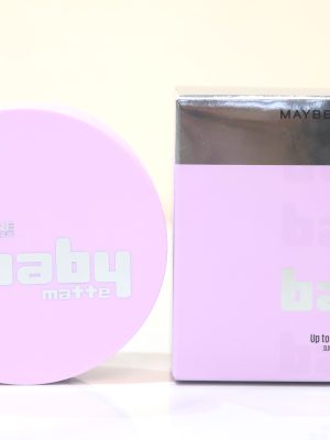 Phấn nước Maybelline Super Stay Baby Matte Cushion là dòng sản phẩm trang điểm nền thế hệ mới, mang lại lớp nền mịn lì tự nhiên như da em bé suốt cả ngày dài. Sản phẩm được thiết kế đặc biệt để kết hợp giữa khả năng che phủ cao của dòng Super Stay và hiệu ứng mềm mại, không gây bí bách cho da.