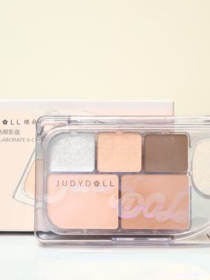 Judydoll Elaborate 6-Color là bảng phấn mắt đa năng với thiết kế nhỏ gọn, tích hợp nhiều sắc thái màu sắc và hiệu ứng khác nhau trong cùng một sản phẩm. Đây là lựa chọn hoàn hảo cho những ai yêu thích phong cách trang điểm trẻ trung, hiện đại và muốn sự tiện lợi khi mang theo bên mình.