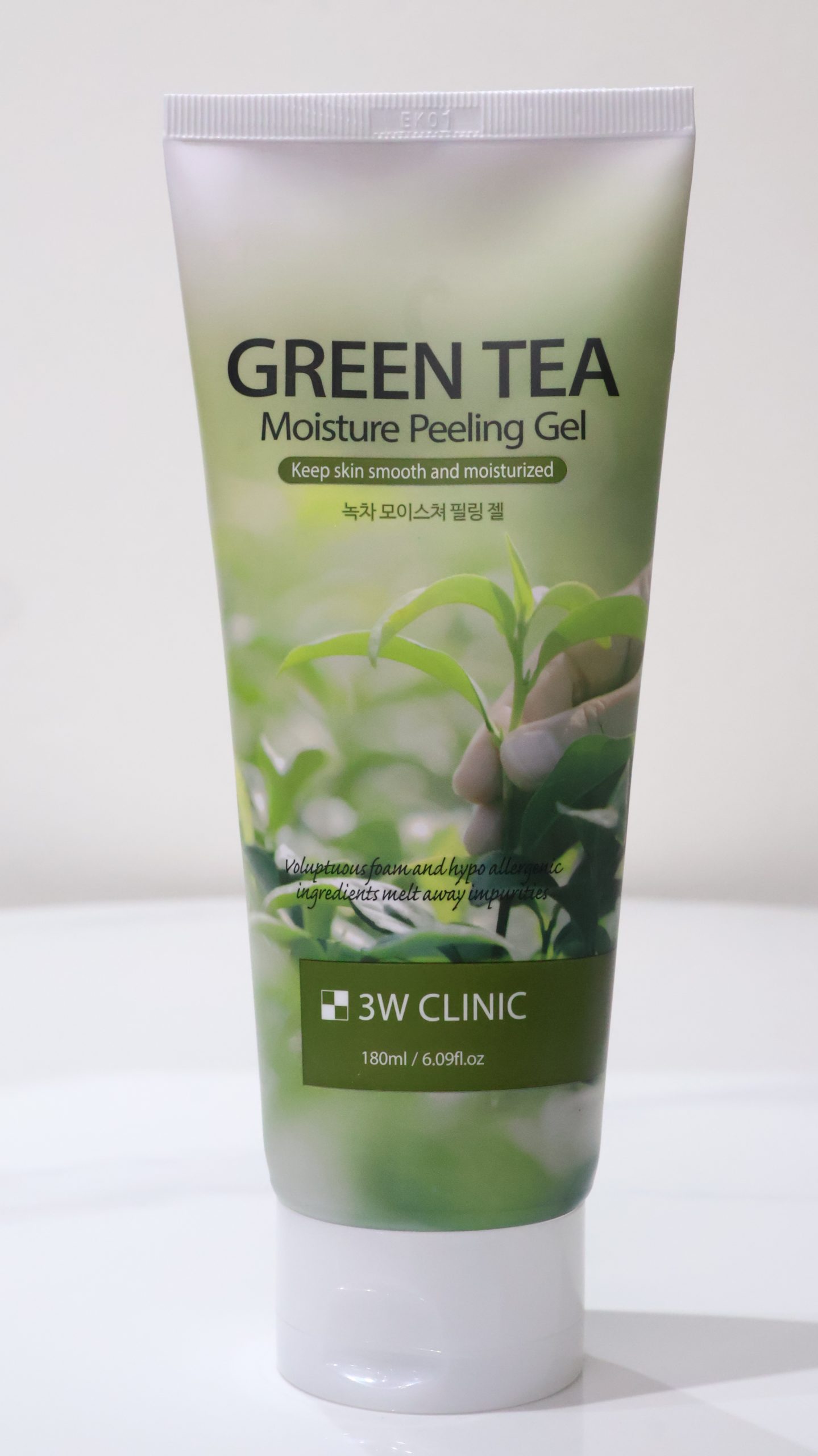 Gel Tẩy Tế Bào Chết Chiết Xuất Trà Xanh 3W Clinic Green Tea Moisture Peeling Gel (180ml)