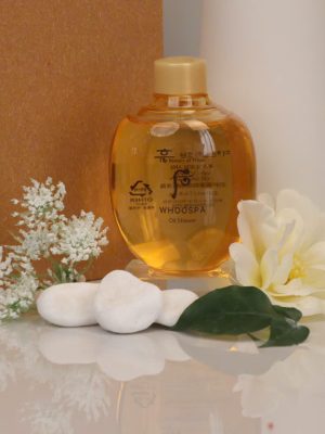 Bộ sản phẩm là giải pháp chăm sóc cơ thể toàn diện được lấy cảm hứng từ các liệu pháp làm đẹp bí truyền trong cung đình Hàn Quốc. Sự kết hợp giữa sữa tắm dạng dầu và sữa dưỡng thể giúp nuôi dưỡng làn da mịn màng, mang lại trải nghiệm thư giãn như tại Spa chuyên nghiệp.