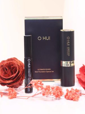 Đây là bộ sản phẩm trang điểm nền và mắt cao cấp từ thương hiệu mỹ phẩm Hàn Quốc OHUI. Bộ sản phẩm tập trung vào sự tiện dụng và khả năng che phủ hoàn hảo với điểm nhấn là phấn nền dạng thỏi (stick foundation), giúp mang lại lớp nền mịn màng, bền màu chỉ trong vài bước đơn giản.