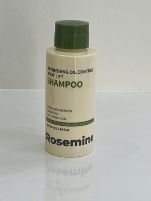 Đây là dòng dầu gội chuyên dụng được thiết kế để giải quyết các vấn đề của da đầu dầu và tóc bết dính, giúp làm sạch sâu đồng thời tạo độ phồng tự nhiên cho chân tóc. Với kích thước nhỏ gọn 50ml, sản phẩm là lựa chọn lý tưởng cho các chuyến du lịch hoặc dành cho những ai muốn trải nghiệm thử hiệu quả của dòng sản phẩm này.