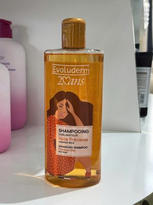 Đây là dòng dầu gội chuyên biệt dành cho tóc khô đến từ thương hiệu Evoluderm của Pháp. Sản phẩm kết hợp các loại tinh dầu quý giá giúp nuôi dưỡng, phục hồi độ bóng mượt và mang lại sức sống mới cho mái tóc xơ rối.