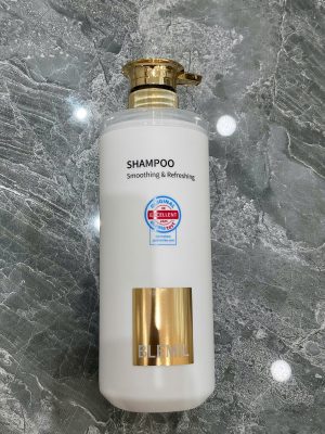 Blemil Shampoo Smoothing & Refreshing là dòng sản phẩm chăm sóc tóc cao cấp, được thiết kế để mang lại sự cân bằng hoàn hảo giữa việc làm sạch sâu và nuôi dưỡng tóc. Sản phẩm giúp mái tóc trở nên suôn mượt, giảm xơ rối đồng thời mang lại cảm giác sảng khoái, tươi mới cho da đầu sau mỗi lần sử dụng.